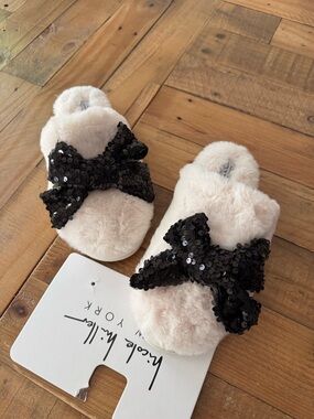 Nicole Miller Faux Fur with Sequin Bow Slippers | Size M (6 1/2 - 7 1/2)